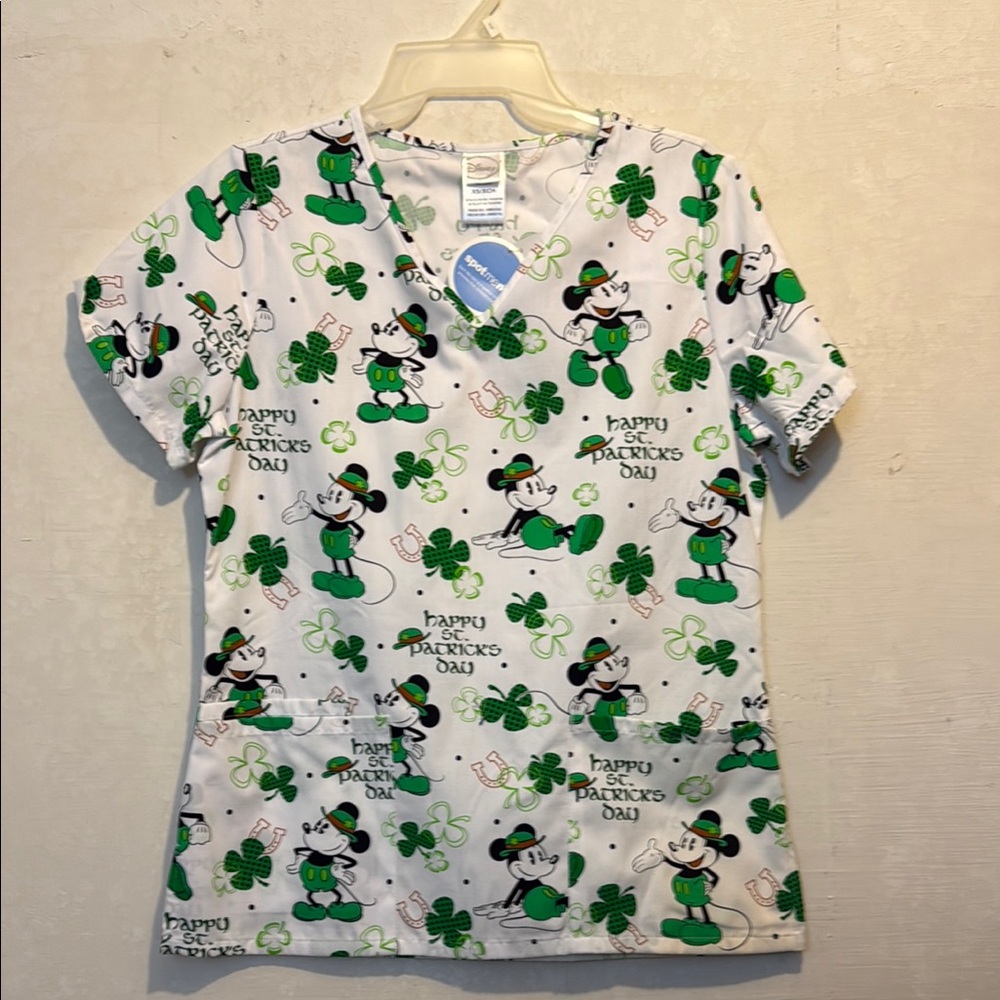 NWT St. Patrick’s Day Scrub Top XS